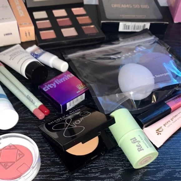 21 piece beauty bundle